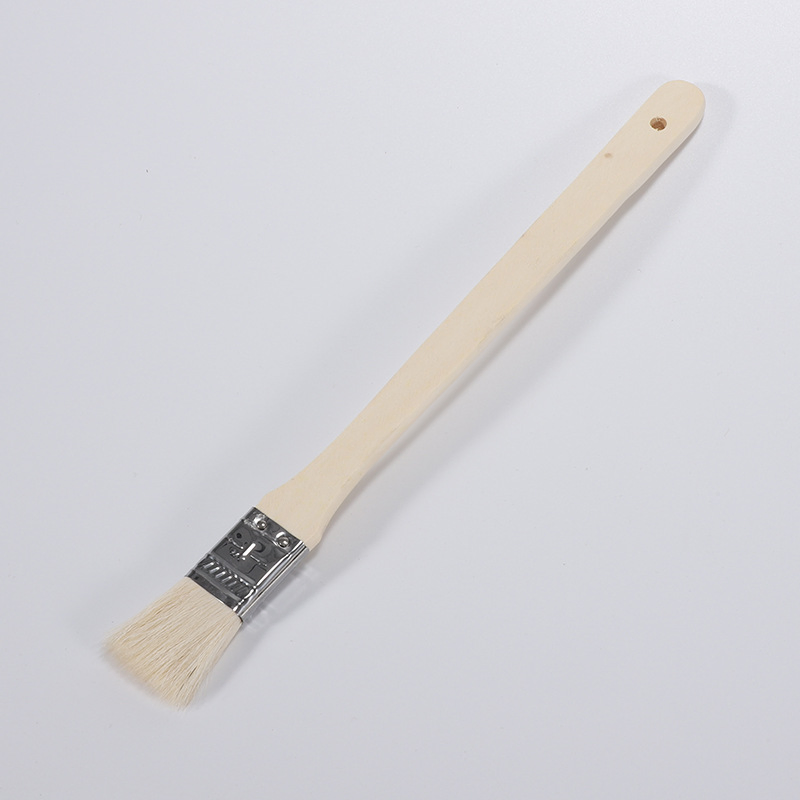 Кисть для покраски с деревянной ручкой и белой щетиной