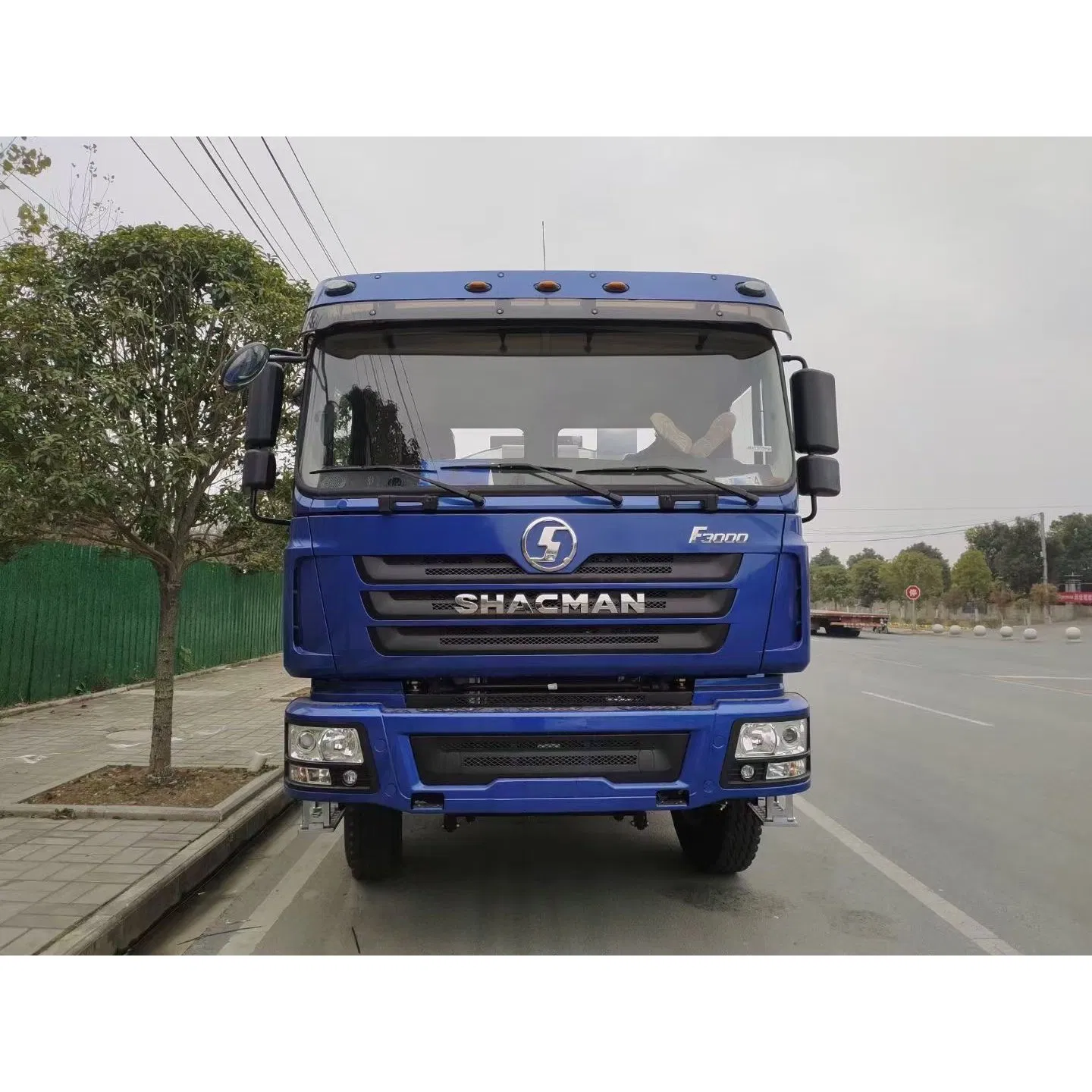 Shacman 4X2 Asphalt Distributor Truck with Good Quality in Algeria