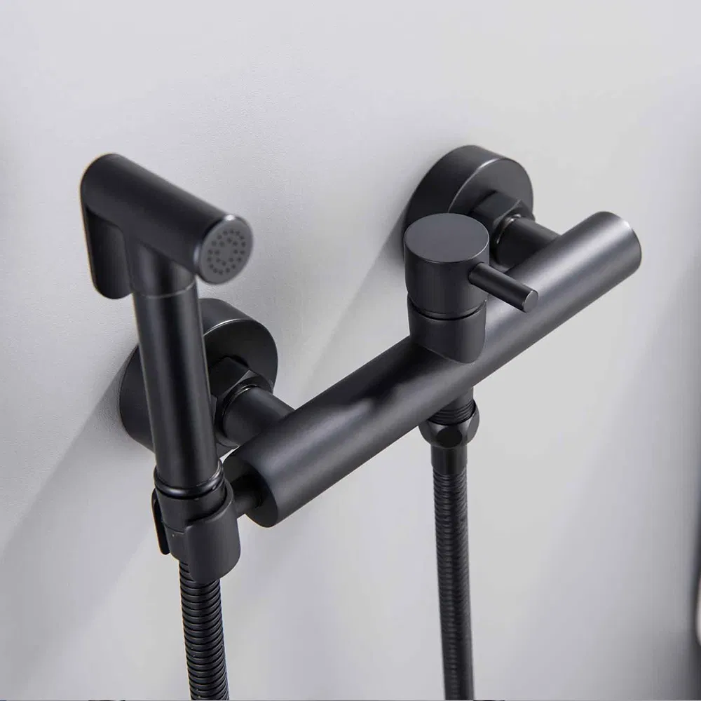 Смеситель для биде с душем, черный матовый