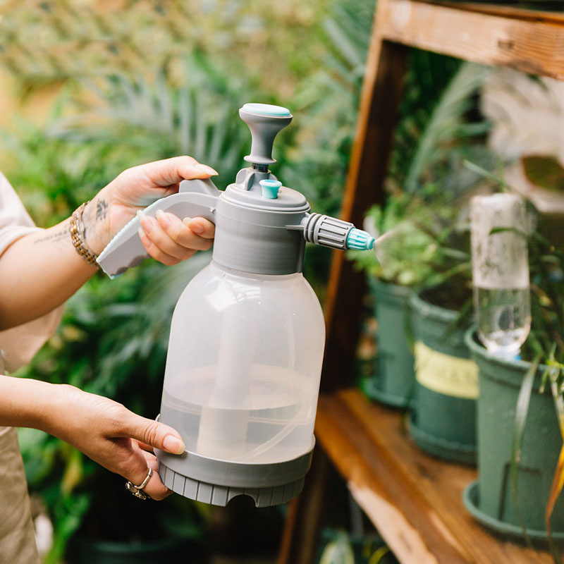 Outdoor 2L Water Can Plastic Watering Pot Garden Watering Can for Flower Plants