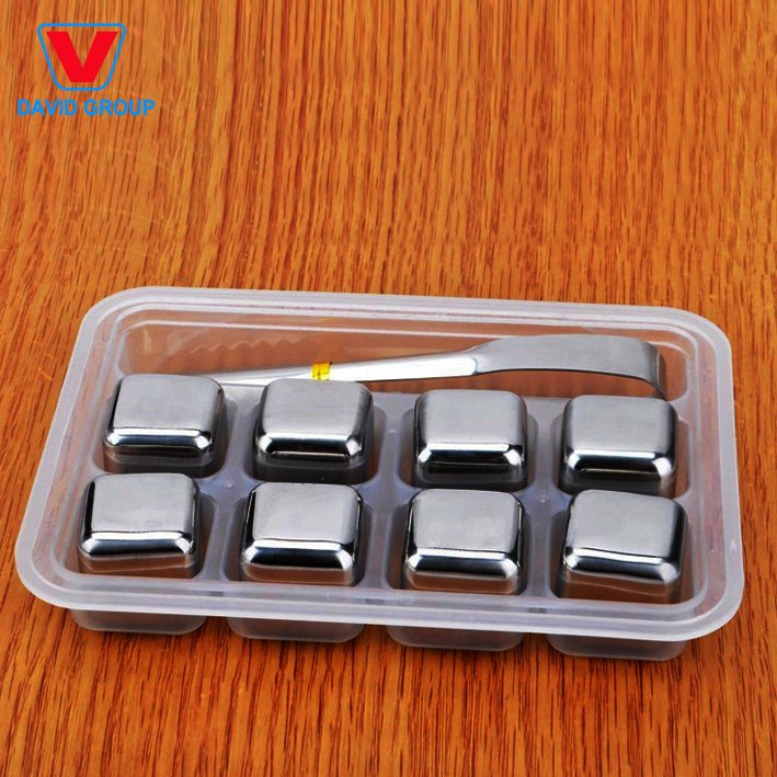 Набор виски с ледяными камнями для охлаждения напитков