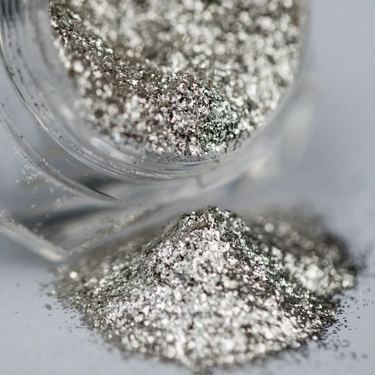 Pearl Pigment V200 Glass Flake Pure Silver Mirror Effect Nail Art Coating Strongest Swaying 3D Stereoscopic Luster Effect Nail Art Hot Sale