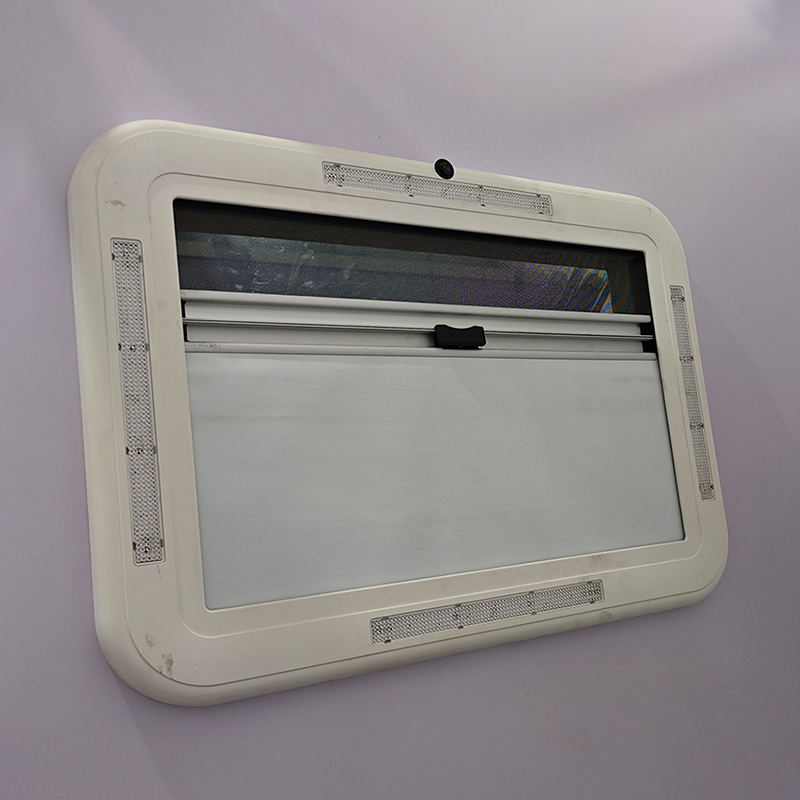 Окно для автодома 800x500 мм с алюминиевым верхним каркасом