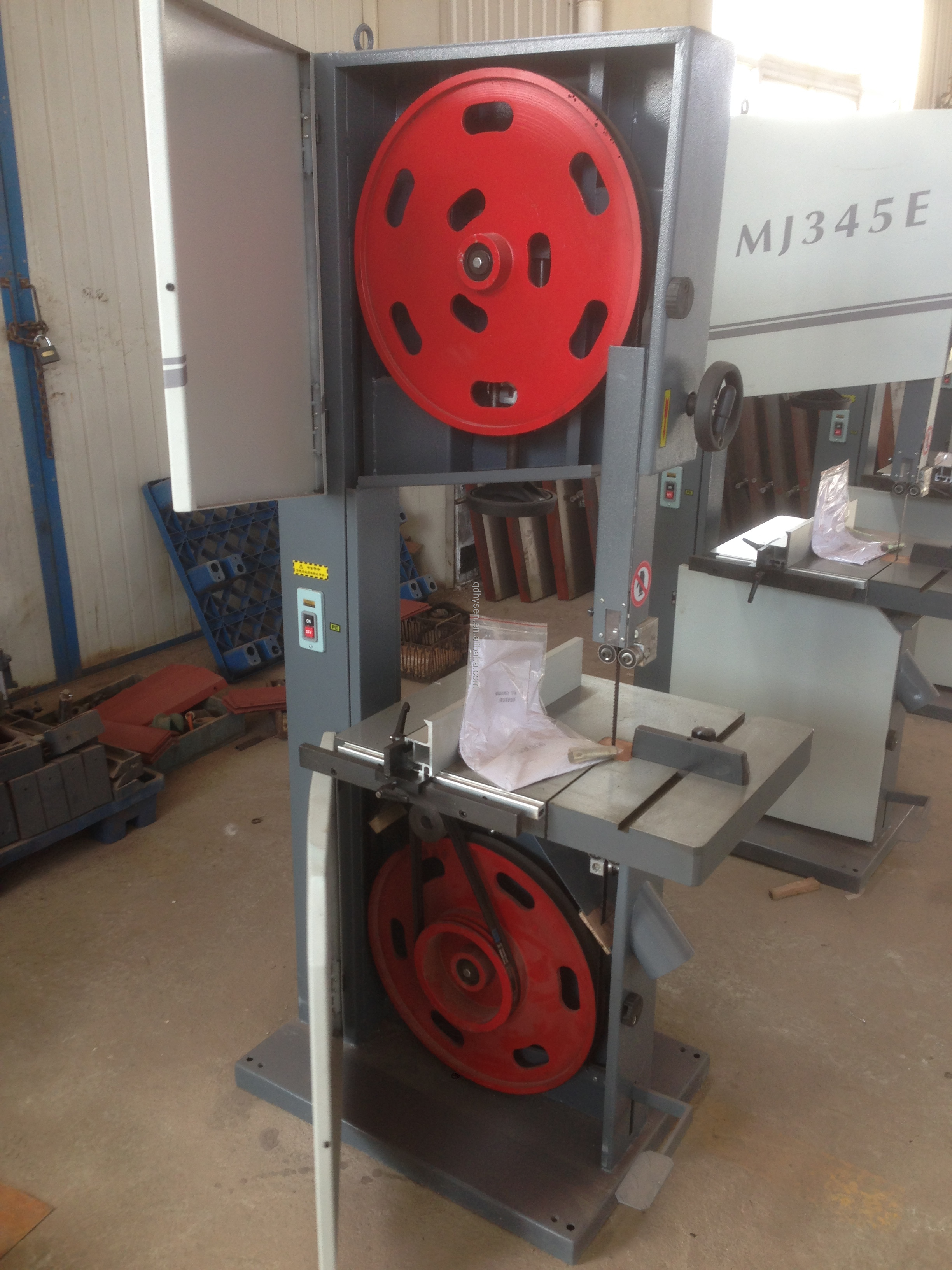 Станок ленточнопильный для фанеры