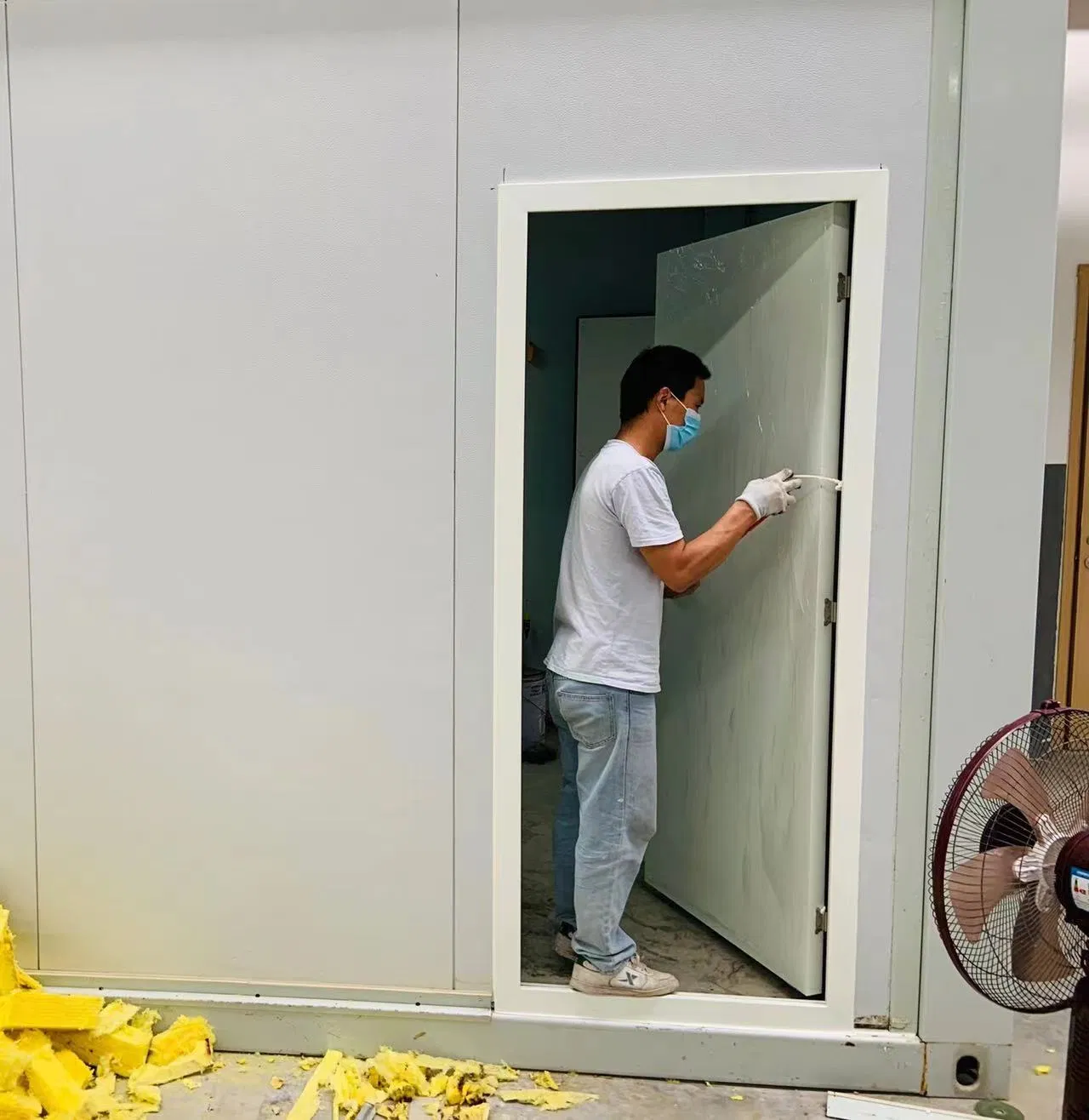 Металлическая дверь для модульного дома CHAM-MDD300