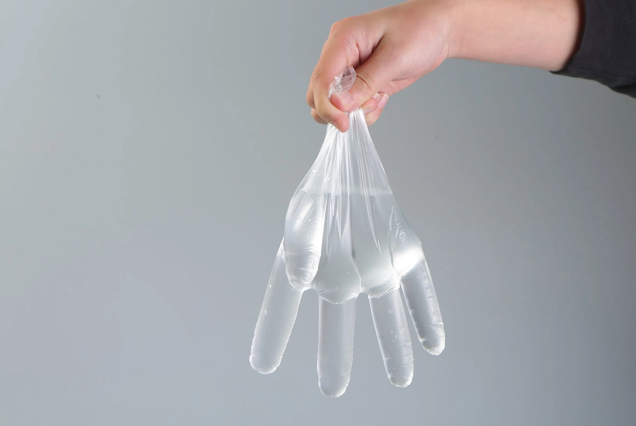 Protective Waterproof Disposable Plastic PE Glove Used in Hospital