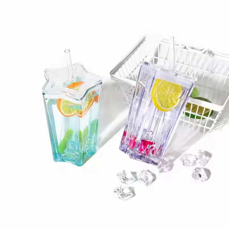 Бокал-стакан звезда с соломинкой и крышкой