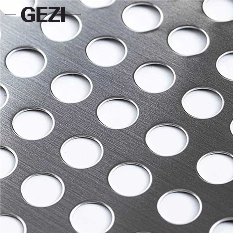 Перфорированный металлический лист с круглыми отверстиями