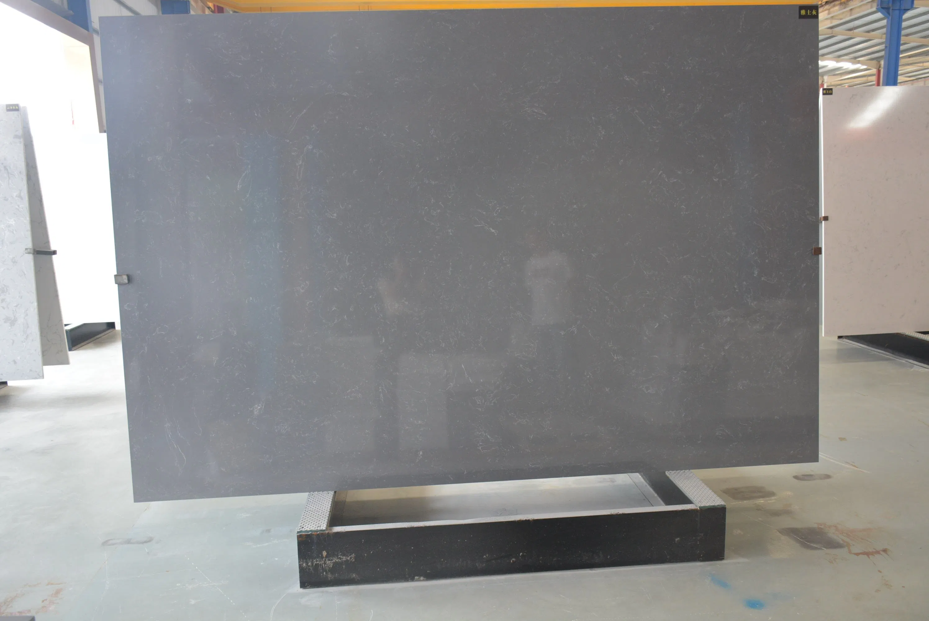 Кварцевые плиты для столешниц и отделки