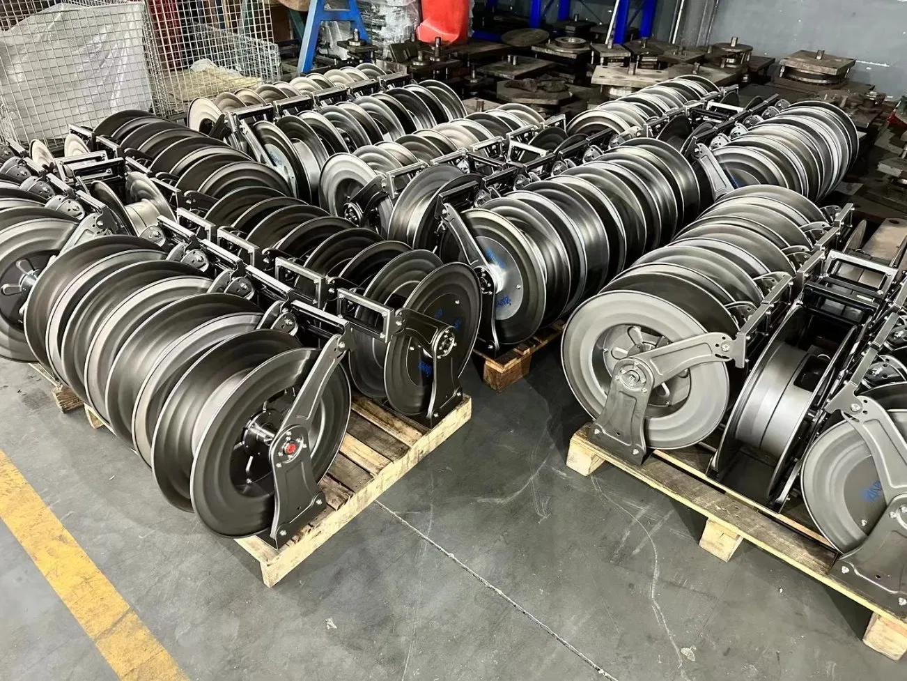 Factory Cheap Price Customized Auto Retractable Home Air Hose Reel