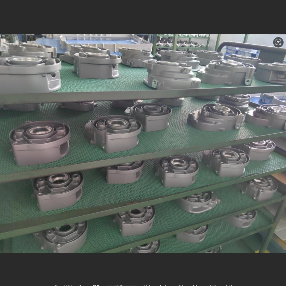 Крышка клапана ГБЦ из алюминиевого сплава с порошковым покрытием