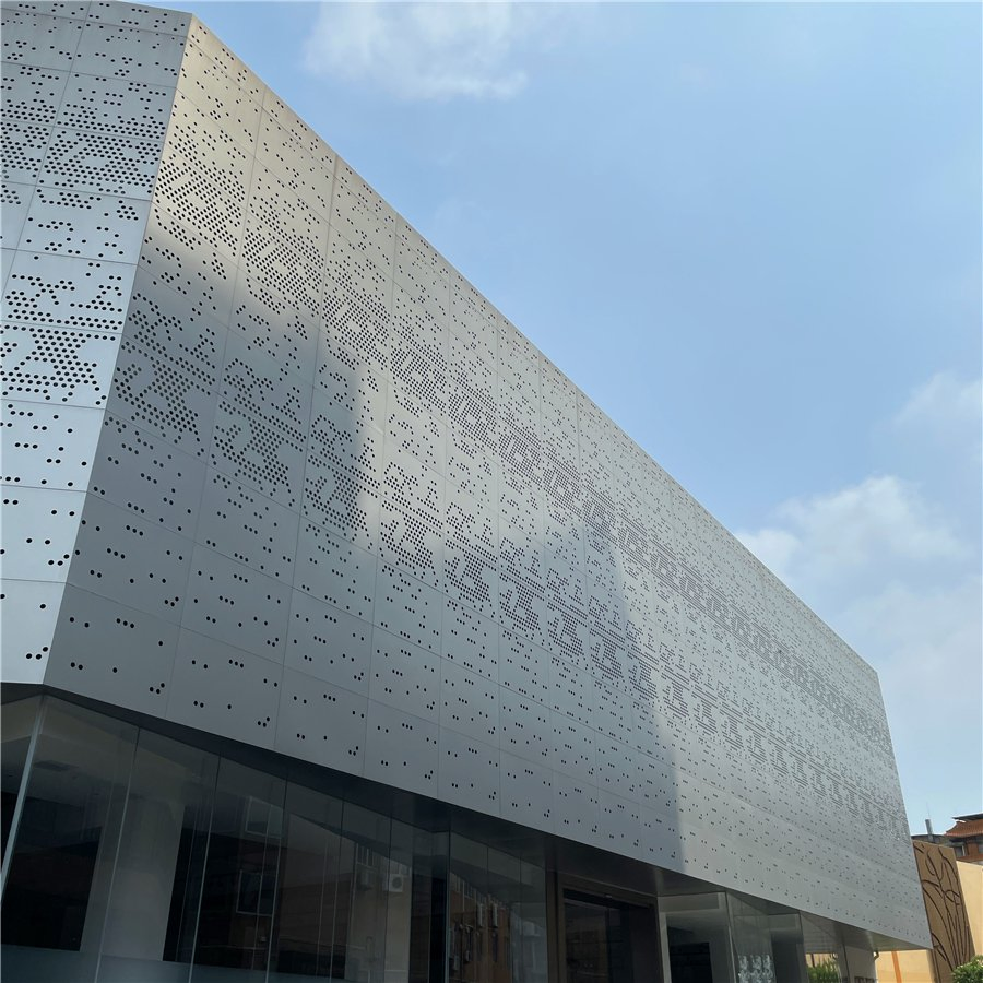 Lightweight and Aesthetically Pleasing Aluminum Curtain Walls Are Suitable for Outdoor Decoration.