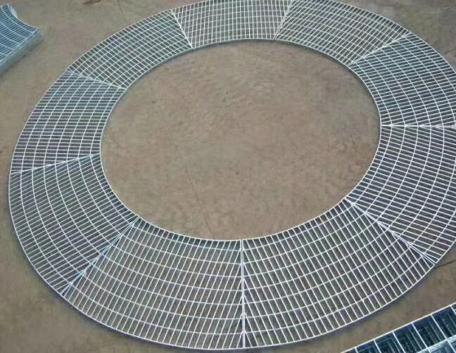 Heavy-Duty Steel Walkway Grating for Secure Ditch Coverage