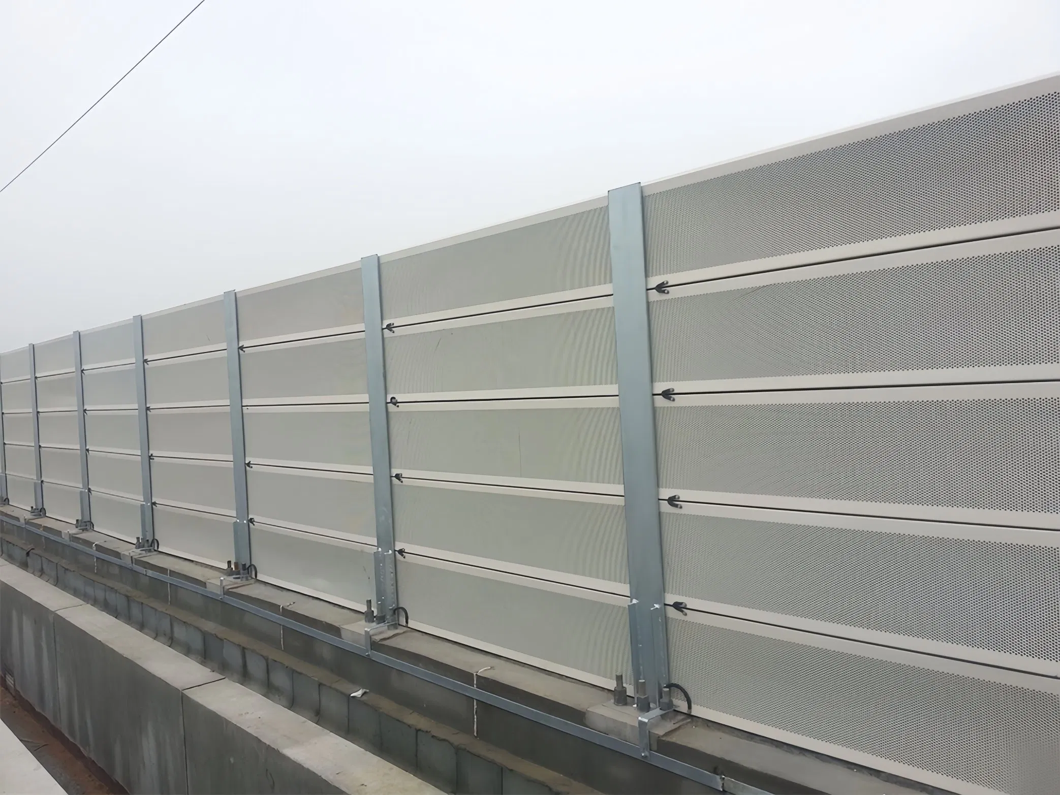 Galvanized Aluminum Noise Reduction Barrier Wall Panel for Highways