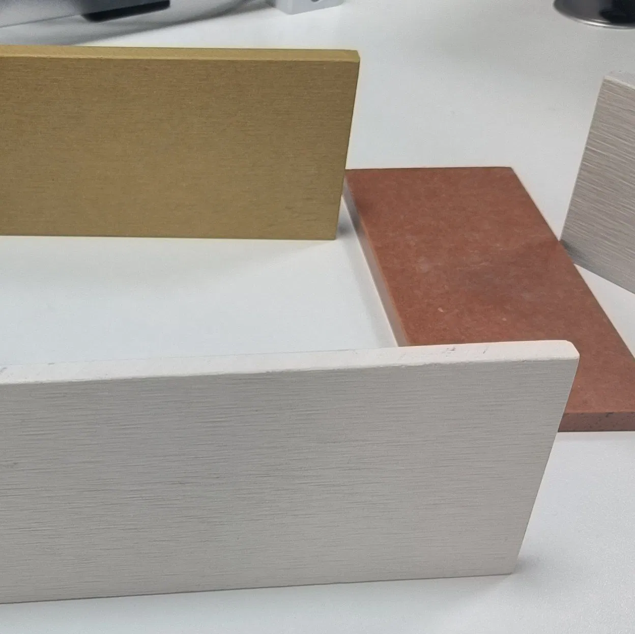 Pre-Finished Weather Resistant Colored Fiber Cement Siding for Exterior Wall Cladding.