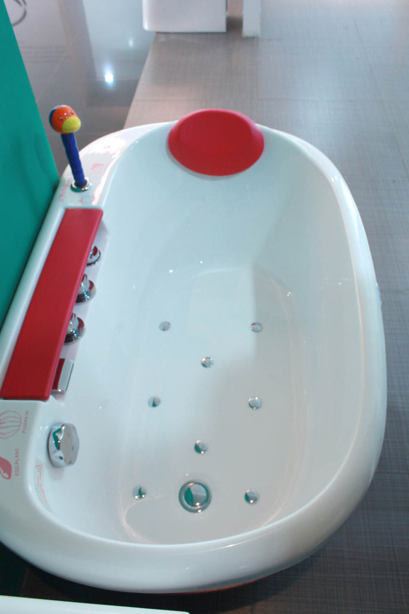 Детская ванна овальная акриловая с гидромассажем