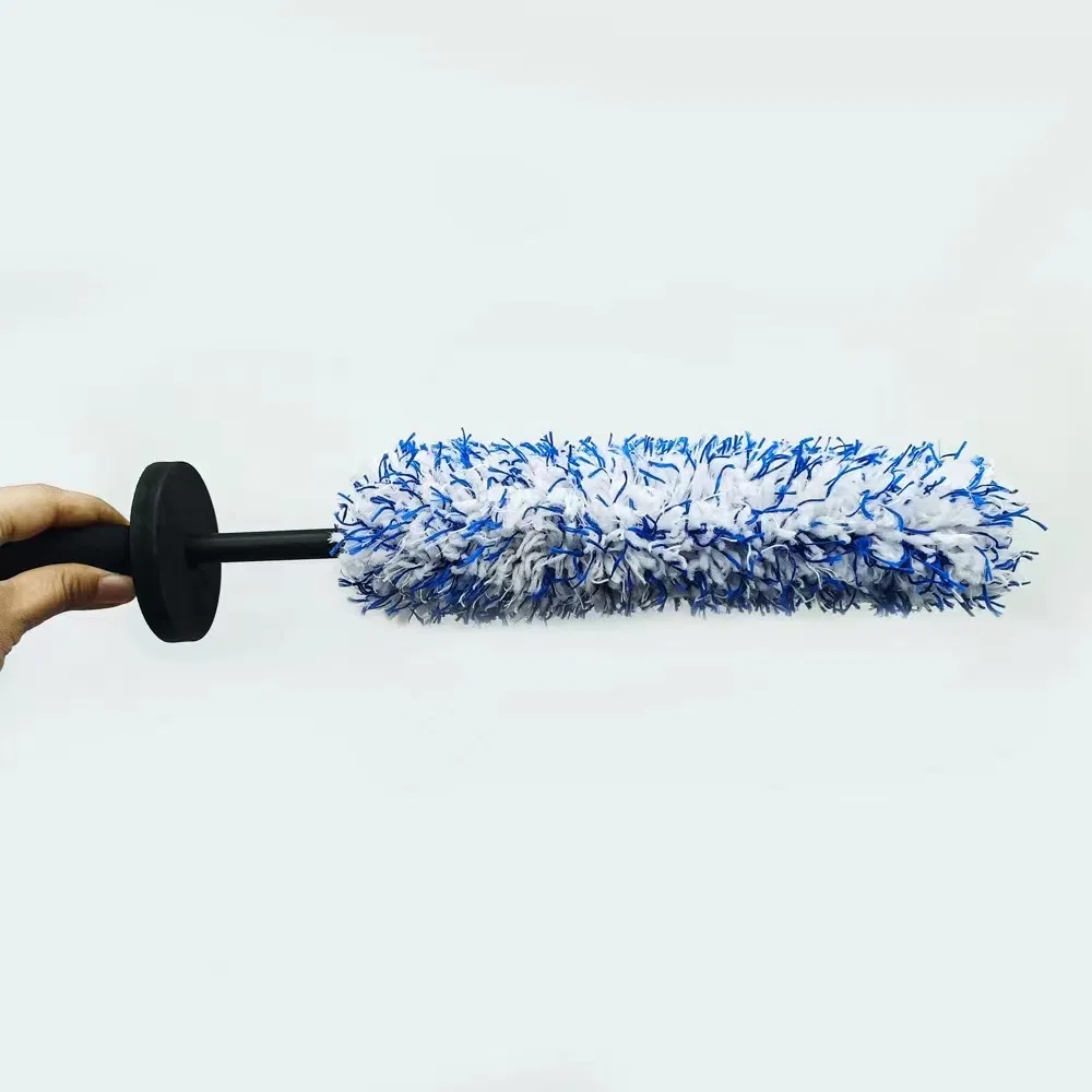 Щетка для чистки дисков колес Club Bollywood с длинной ручкой