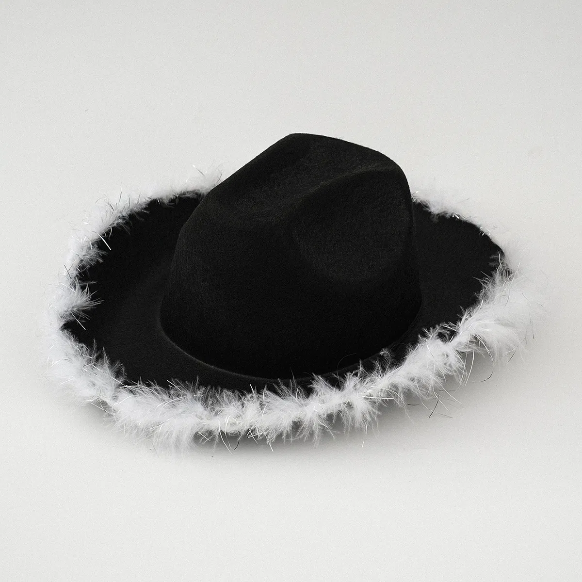 Ковбойская шляпа для женщин в стиле вестерн с пером