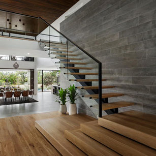 Contemporary Indoor Customizable LED Floating Straight Stairs Solid Wood & Iron Anti-Slipvilla Use