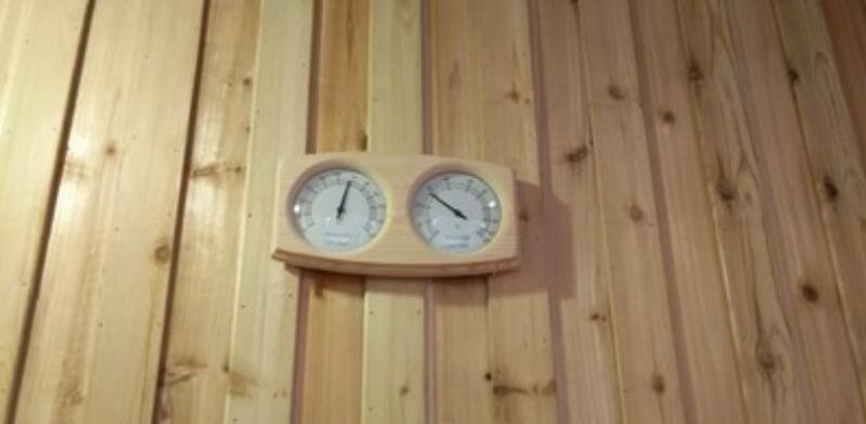 High Quality Wood Sauna Thermometer Wooden Temperature and Moisture Meter Measurement 2 in 1 Used for Sauna Home