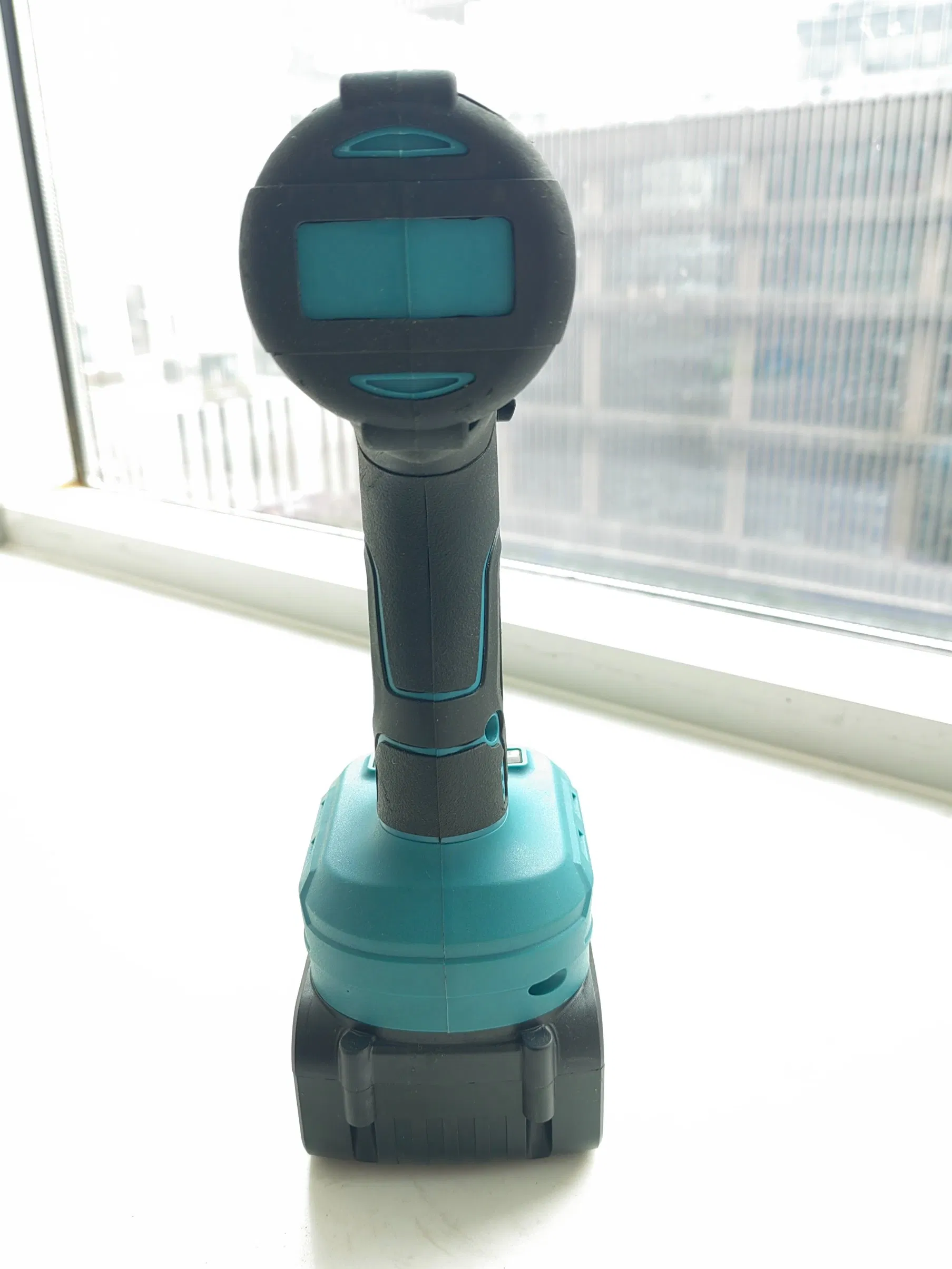 Brushless Cordless Impact Wrench Tyre