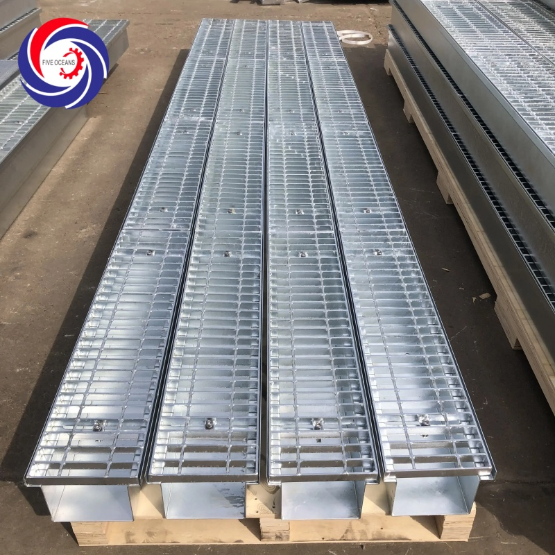 Heavy-Duty Stainless Steel Gutter Channel for Pre-Engineered Steel Buildings