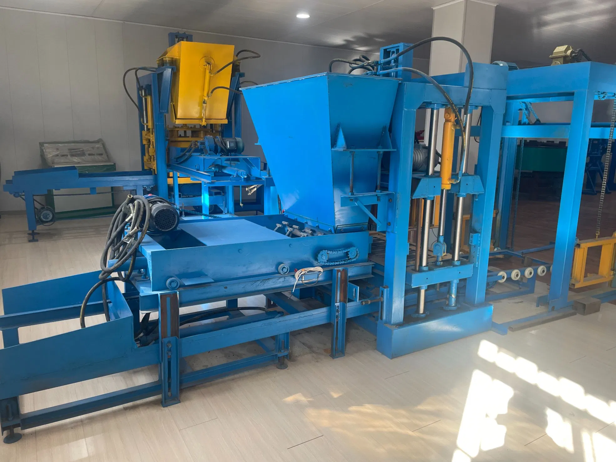 Cost-Effective Fully Automatic Hydraulic Brick Making Machine Line for Small Businesses