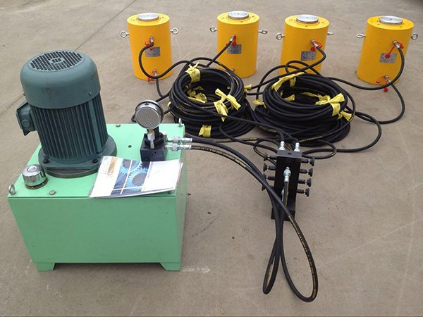 Компактный гидравлический блок питания с электроклапаном