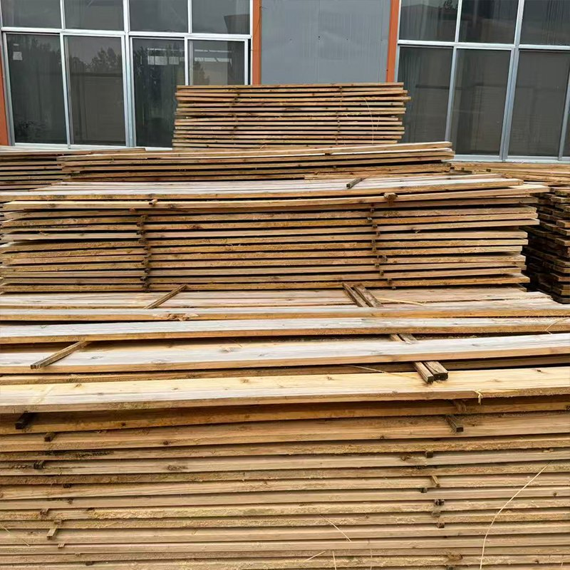 Durable Loblolly Pine Wood Board - Ideal for All Projects