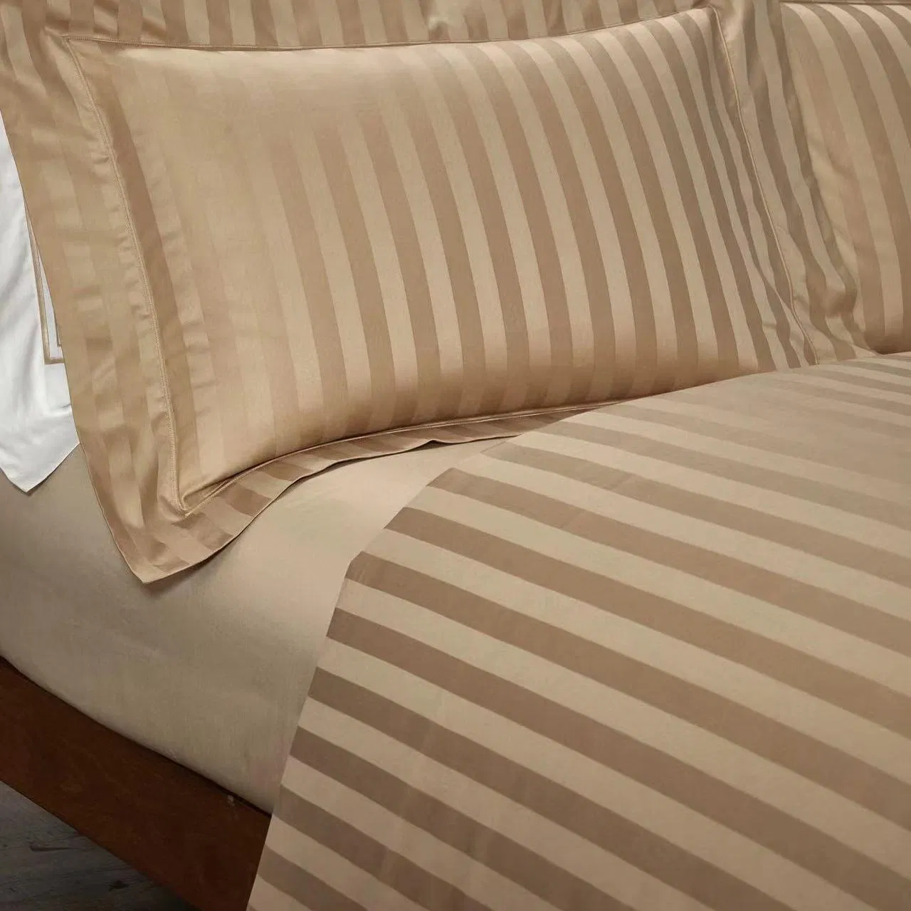 Gold 120-Count Cotton 3cm Satin Stripe Jacquard Quilt Cover Bed Sheets 4 Pieces Guangdong Luxury Bedding Set for Home Hotel