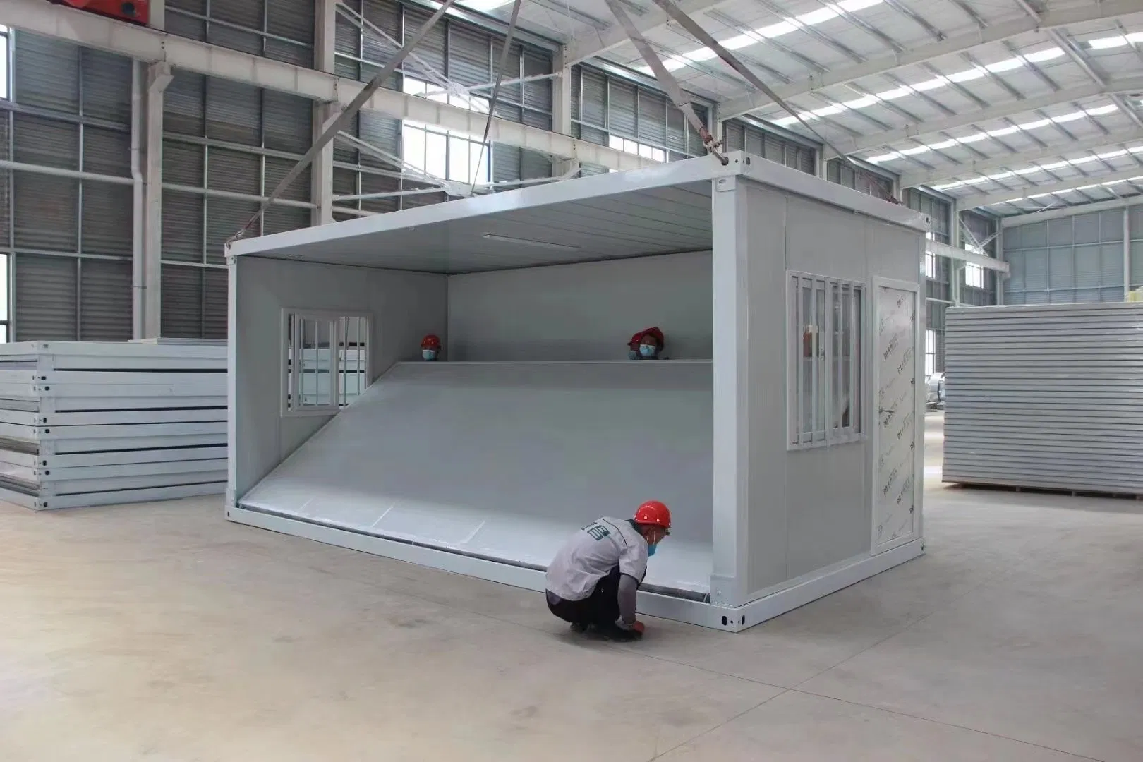 China Cheap Prefab 20FT 40FT Foldable Modular Luxury Living Flat Pack Prefabricated Folding Container House for Sale