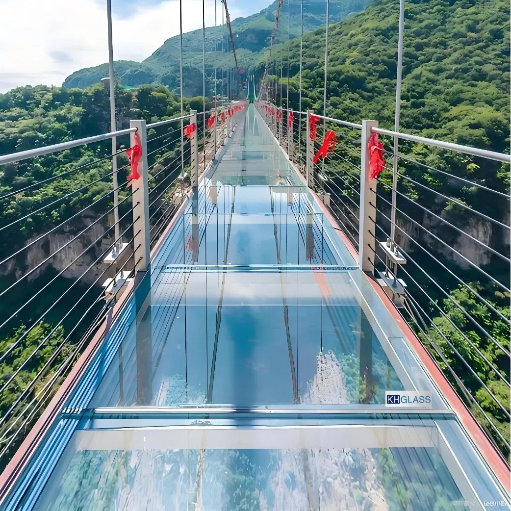 Customized Strong Sgp PVB Clear /Color Tempered Laminated Glass for Suspension Bridge