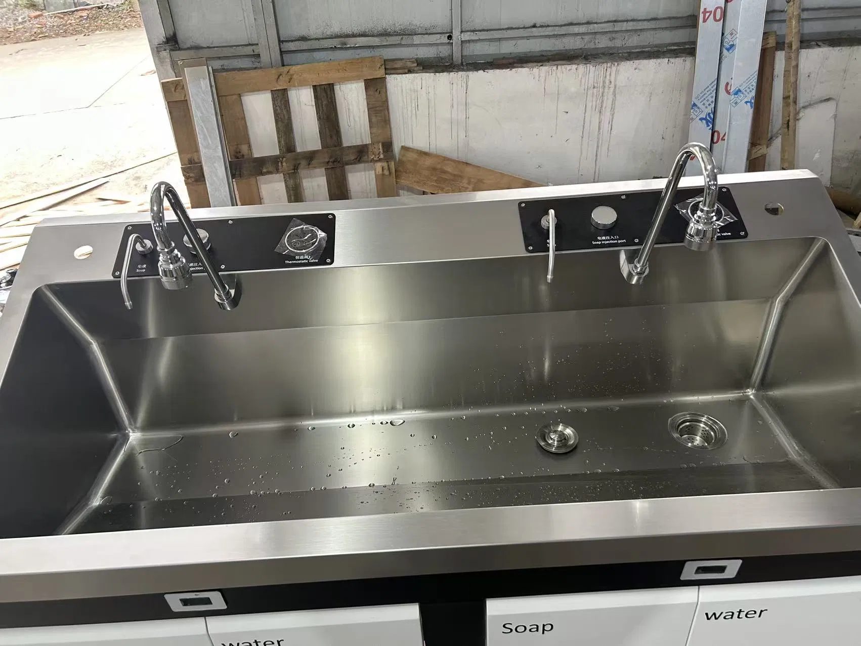 High Quality Black White Hospital Scrub Washing Sink with Knee Control Operation
