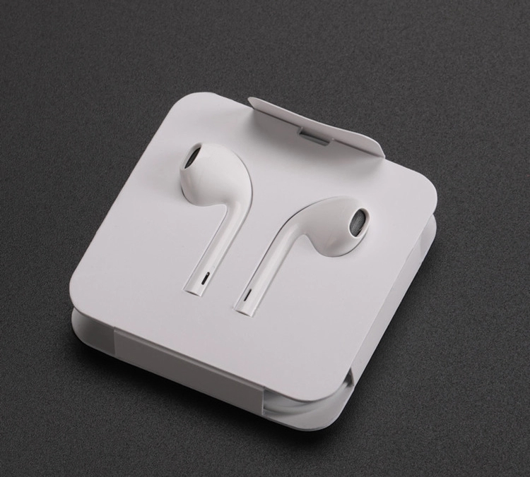 Наушники Earpods с разъемом Lightning
