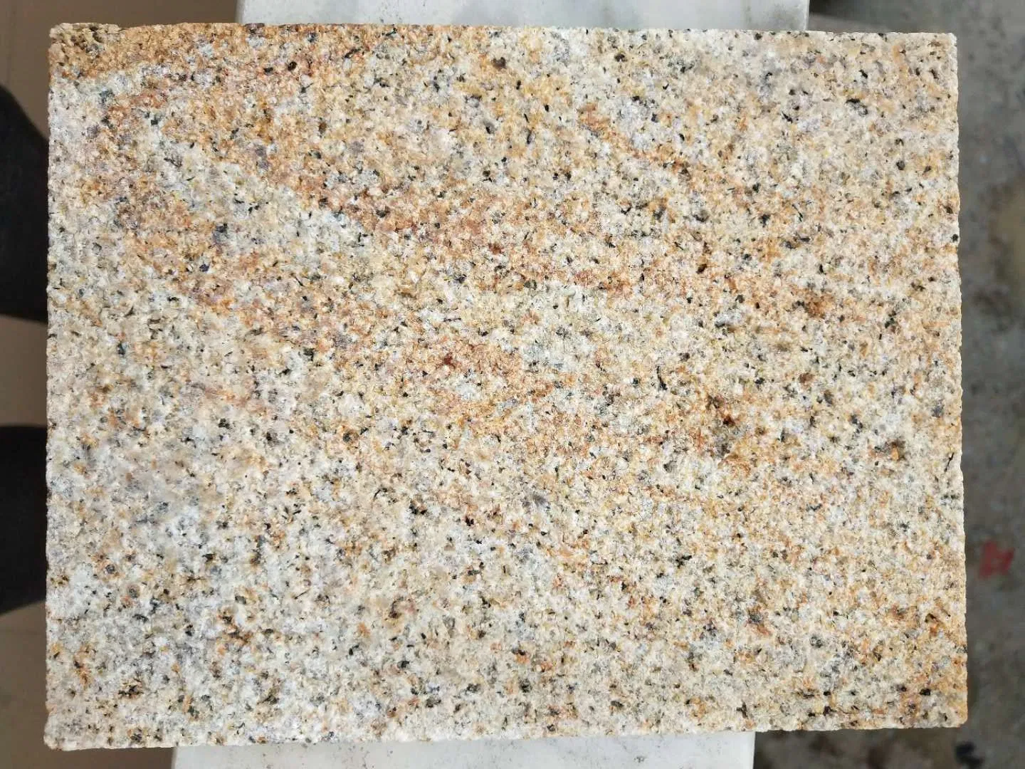 China Sunset Desert Gold G682 Regular/Customized Size Granite for Paver Wall Cladding Countertop Tile Slab