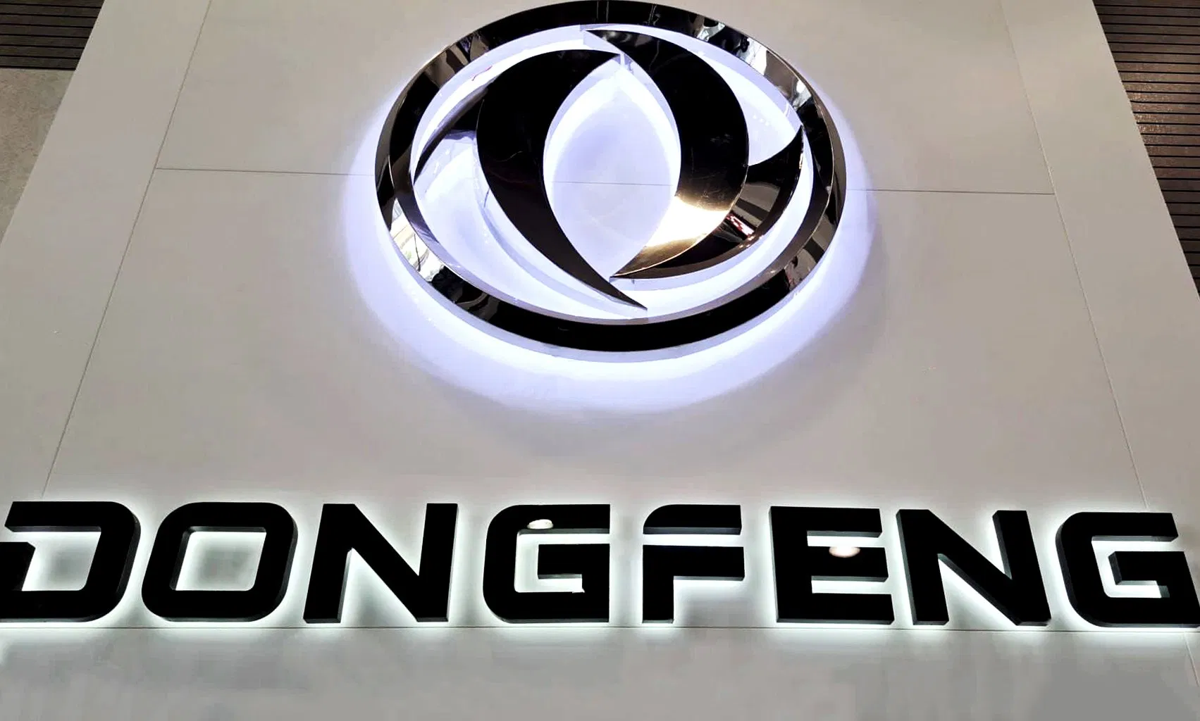 Backlit Commercial Business Reception LED Signs Metal Logo Channel Letters