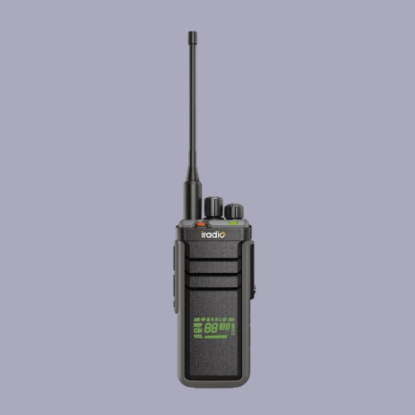 Cp998 Handheld Two Way Radio with 2400mAh Battery and Voice Prompt Features