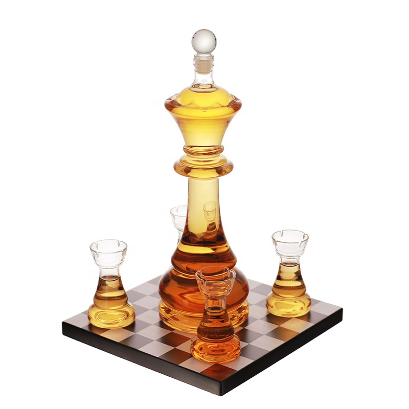 Hotel Restaurant Bar Ak47 Machine Gun Glass Whiskey Decanter Set with Pine Platform Tray and Four Cups