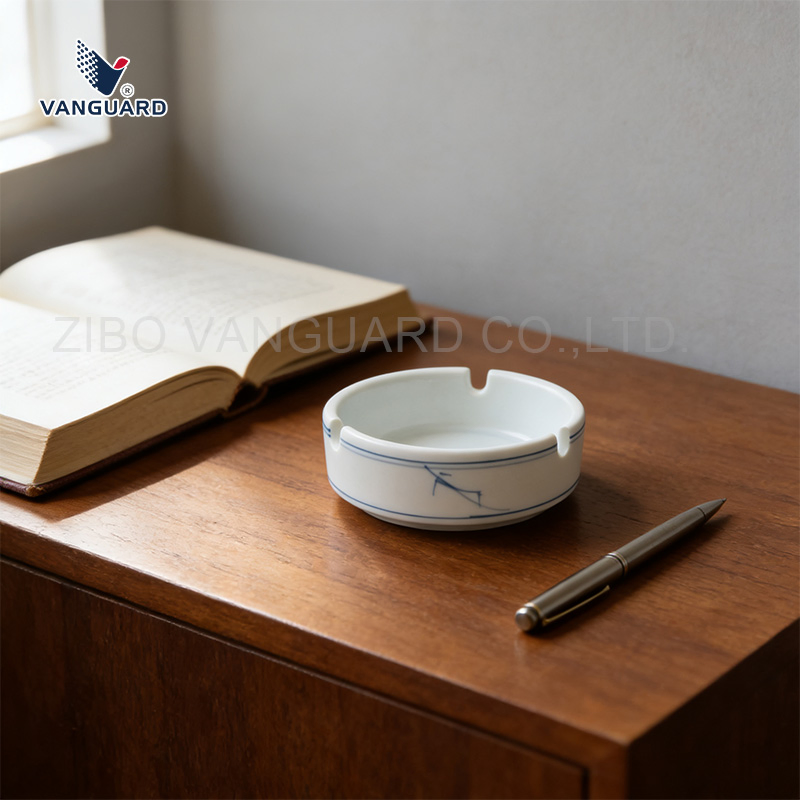 Wholesale Simple Round Outdoor Indoor Custom Ceramic Smoking Ashtray with Logo