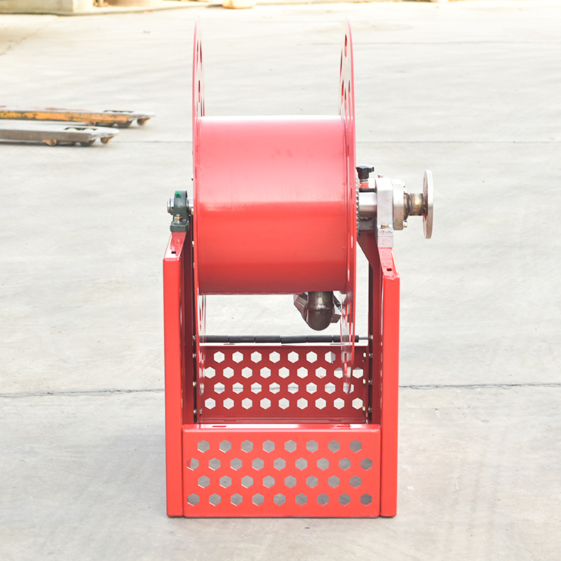 Compact and Lightweight Manual Hose Reel for Efficient Storage