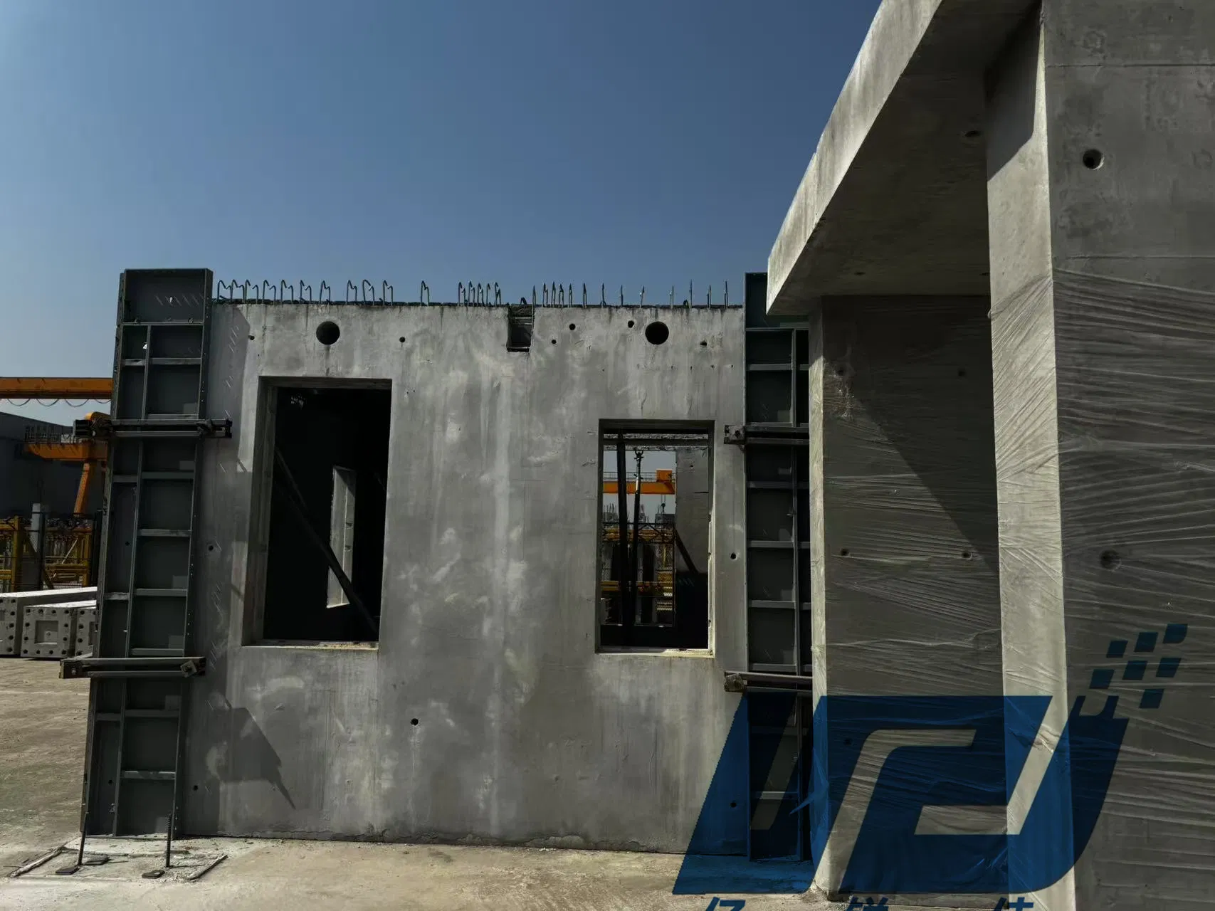 Modular House Units Steel Mould Allow Customizable Space Planning