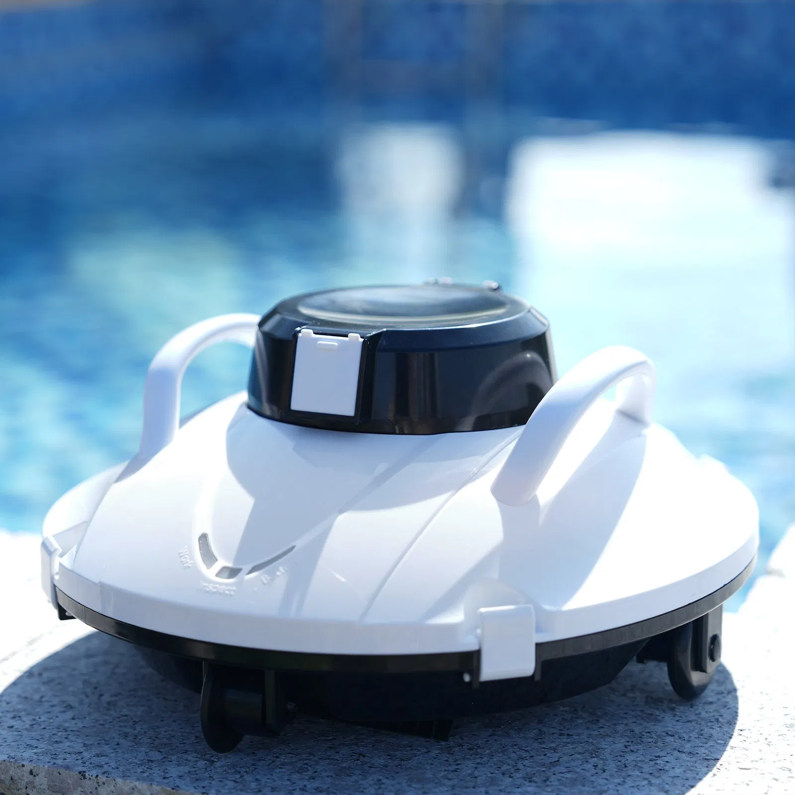 Manufacturer Supply Cordless Swimming Pool Automatic Cleaning Robot