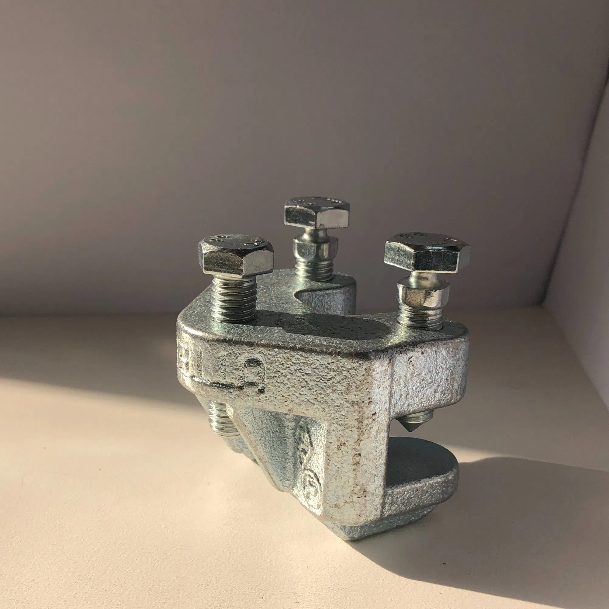 Адаптер балки из ковкого чугуна Qt450 с оцинковкой