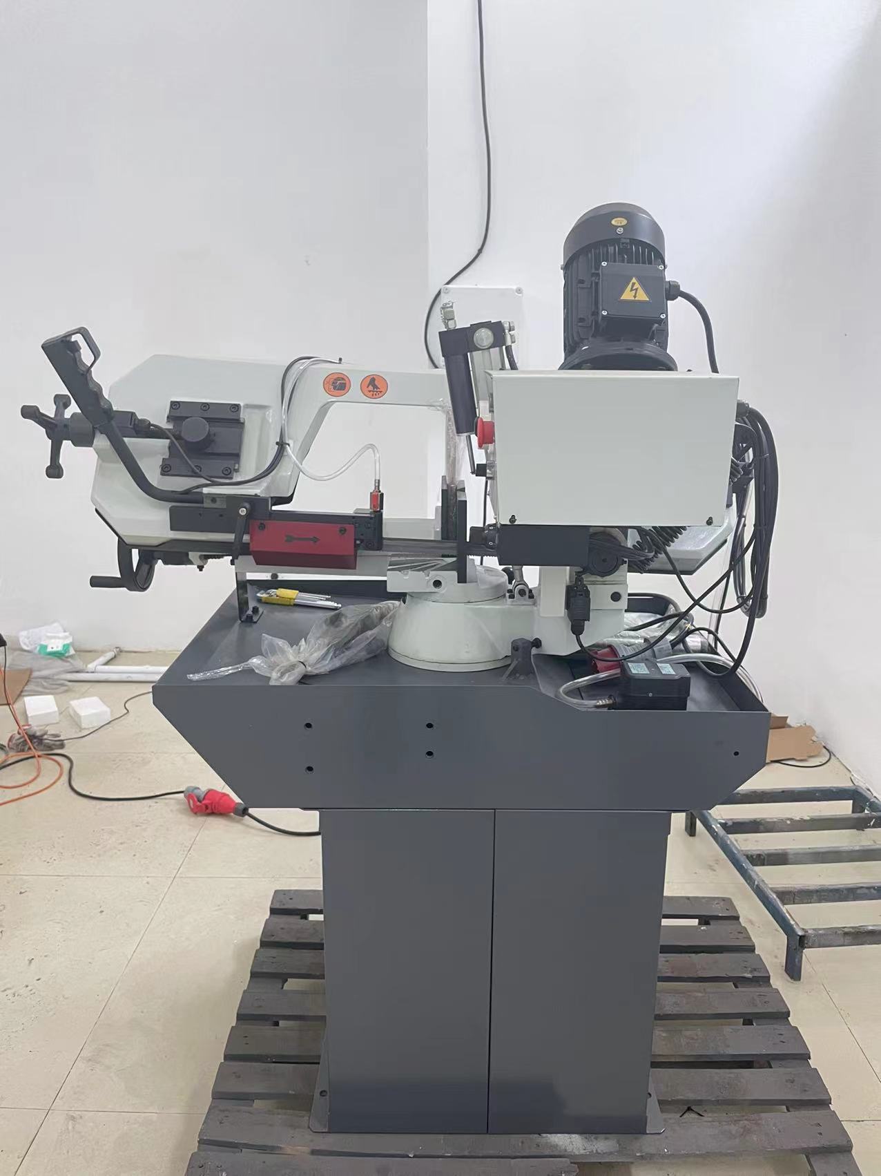 Ленточная пила по металлу портативная ADV 170G 260G 280G