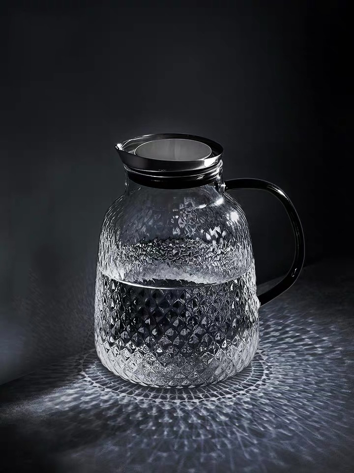 Glass Jug with Lid Iced Tea Pitcher Water Jug Hot Cold Water Ice Tea Wine Coffee Milk and Juice