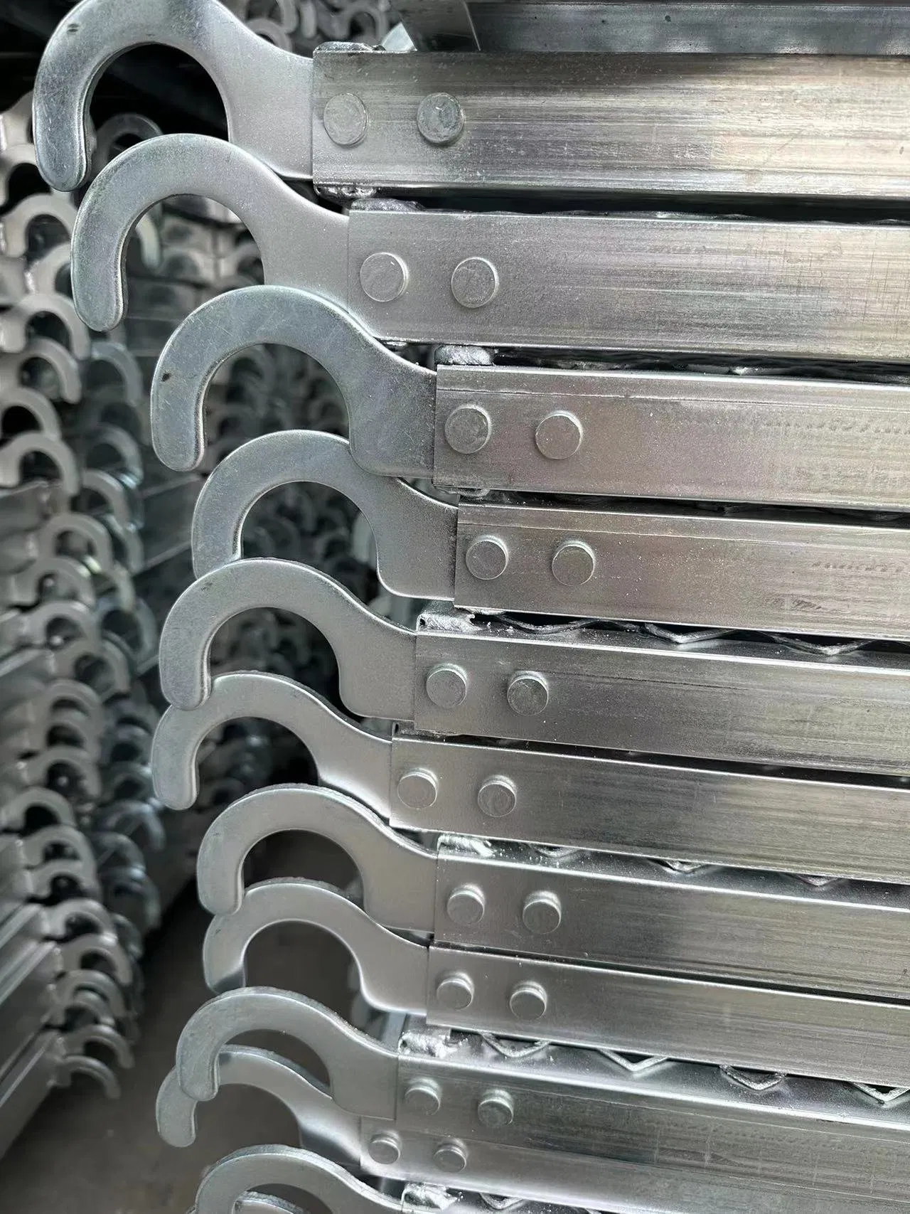 Scaffolding Platform Aluminium Ladders & Mobile Scaffolding for Construction Puntal De Acero