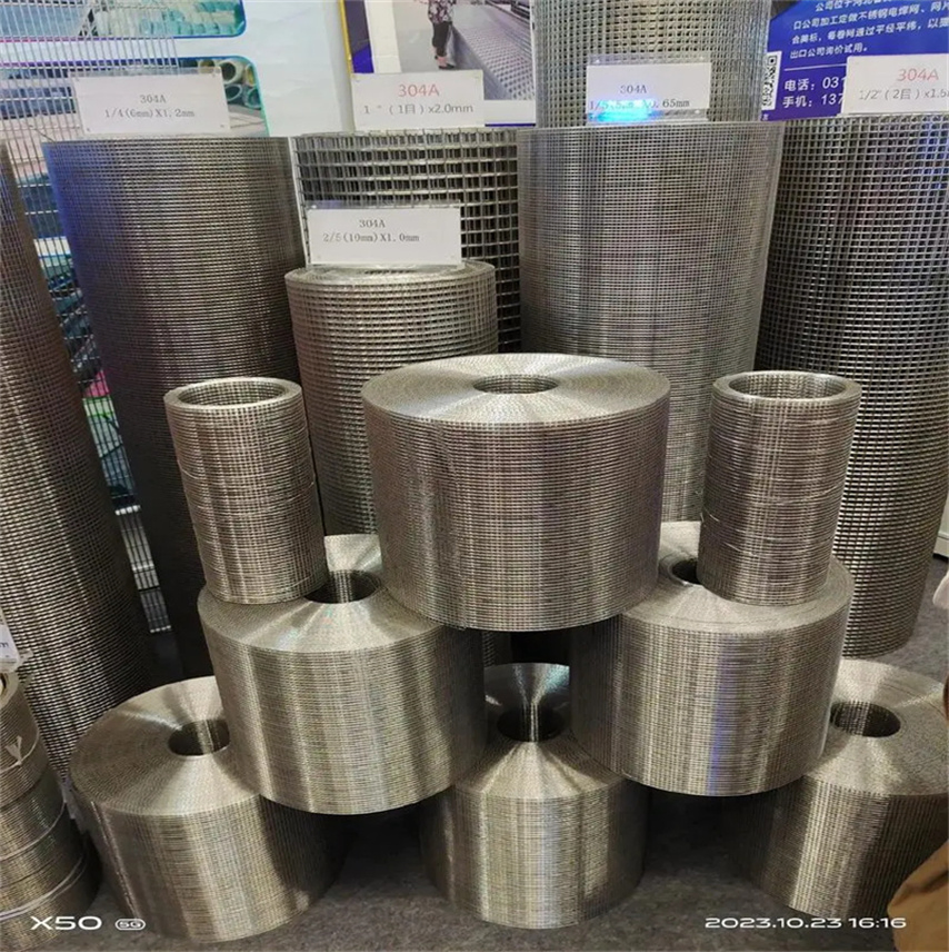 Bright Galvanized Wire Mesh Low Price Electro Welded Wire Mesh/Galvanized Welded Wire Mesh for Fence/PVC Coated Welded Wire Fence Mesh