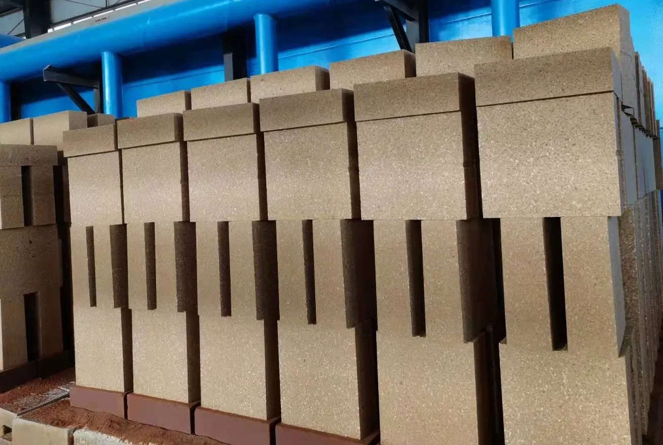 Магнезито-глиноземистый огнеупорный кирпич MLJ85 для печей