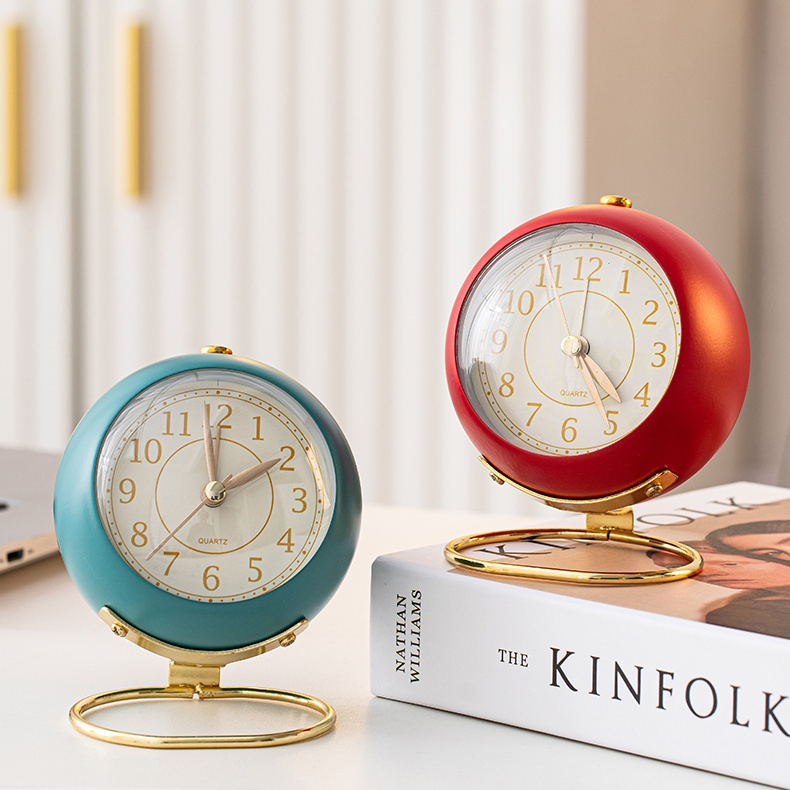 Wholesale European Creative Simple Bedroom Metal Mechanism Timing Alarm Clock