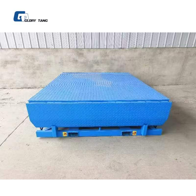 Boarding Bridge Suitable for Loading and Unloading at The Warehouse Entrance